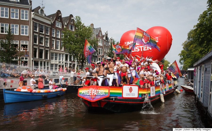 17 Breathtaking Photos Of Queer Pride Taken All Over The World HuffPost