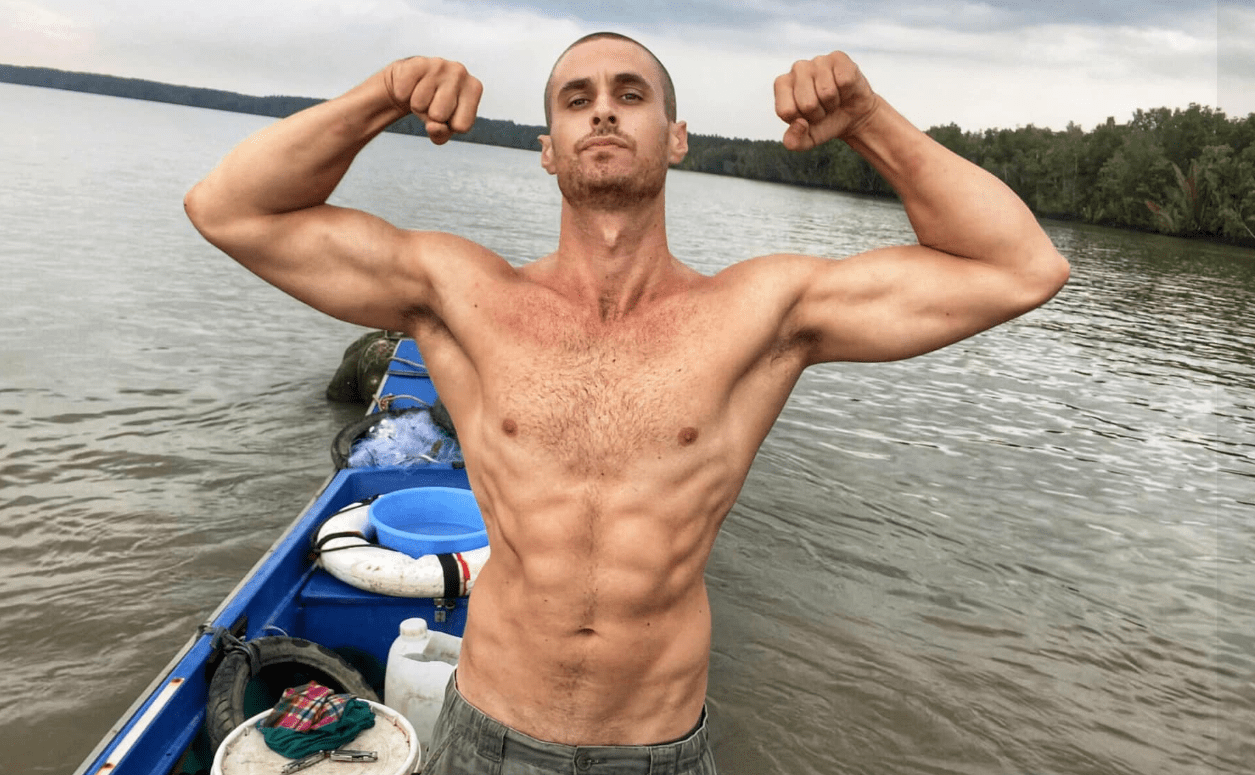 Vietnam meets Dustin là ai? Thông tin, tiểu sử nam MC VTV người Mỹ