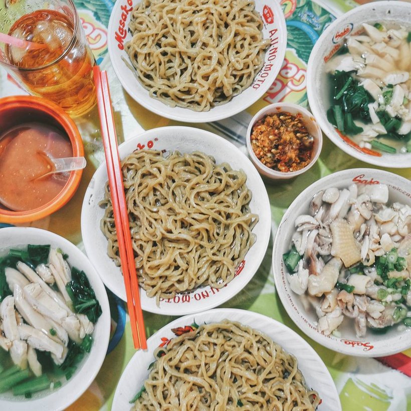 Mie Ayam Acing, Bisa Request Topping Sampai Blenger