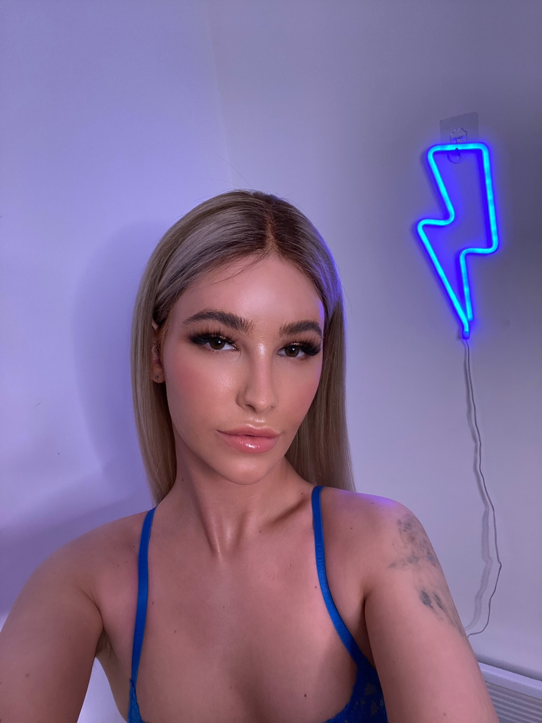 Onlyfans - rosie.cheeks | AdmireGirls