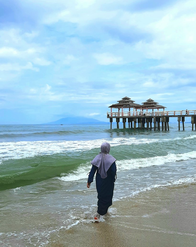 Pesona Pantai Nuansa Bali Anyer