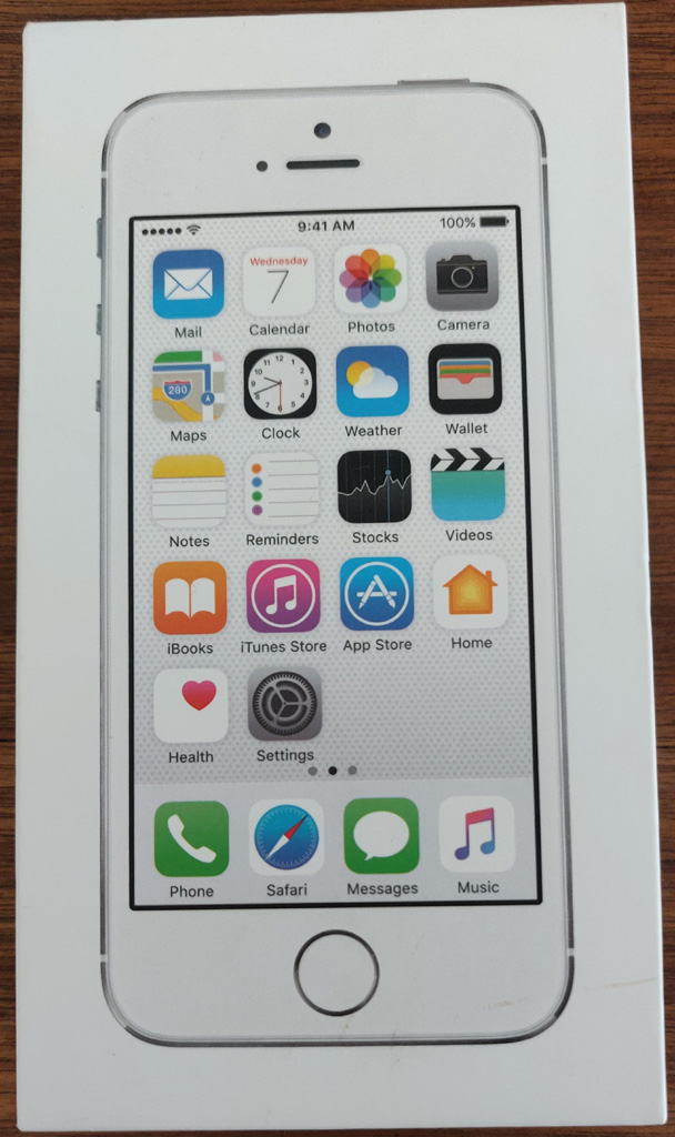 [Sale] iPhone 5S 16GB Silver Back, White Front (Sold as new) Phones