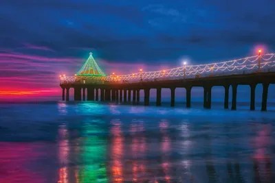 Christmas At Manhattan Beach Pier, Califo Art Print Zoe Schumacher