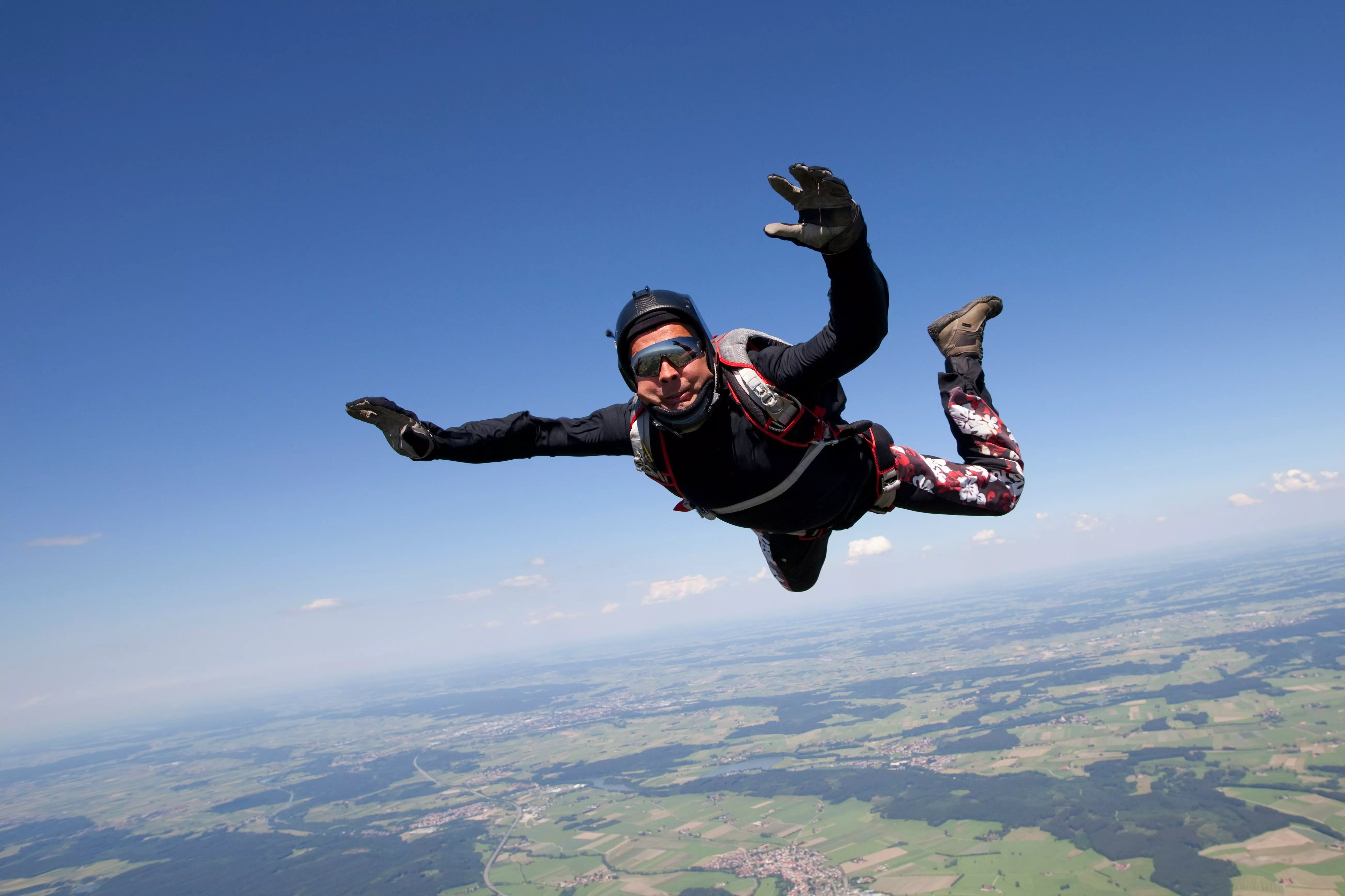 73YearOld Skydiver Dies After His Parachute Failed To Fully Deploy