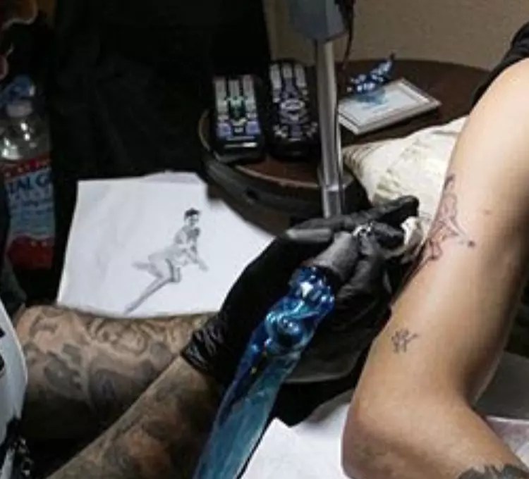 Did GEazy Just Get A Tattoo Of Halsey On His Arm? iHeartRadio