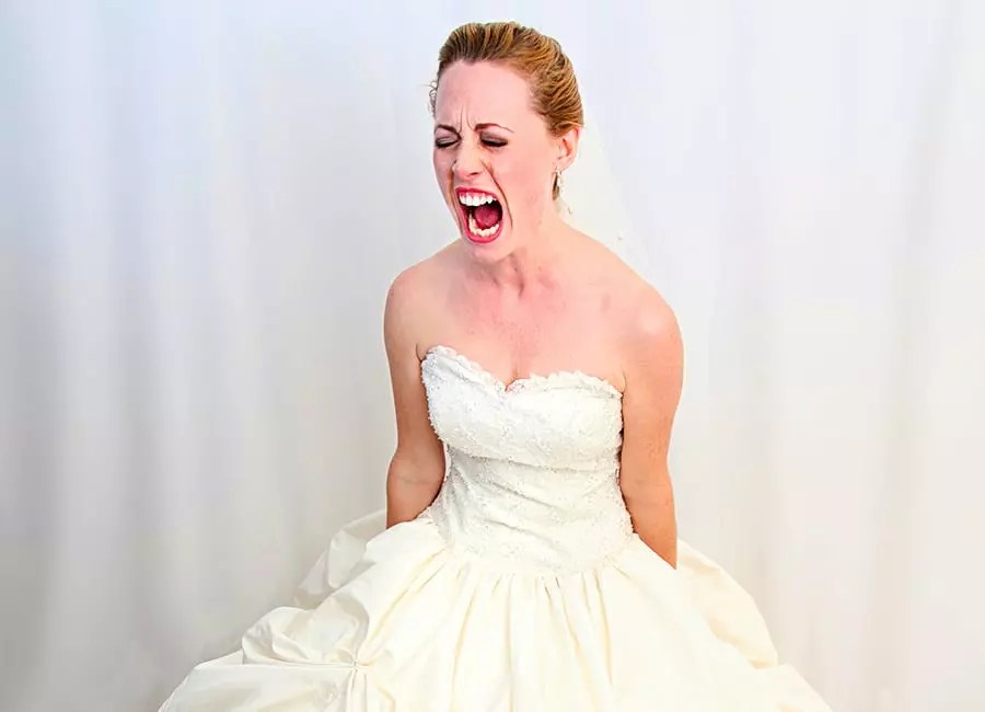 Bride Wants Bridesmaid To Pay For New Wedding For Upstaging Her Shenandoah Country Q102