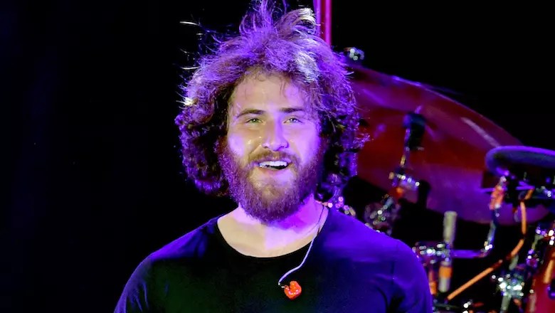 Mike Posner Almost Acoustic Christmas 2023 Mike Posner Completes Walk Across America See The Victorious Pic