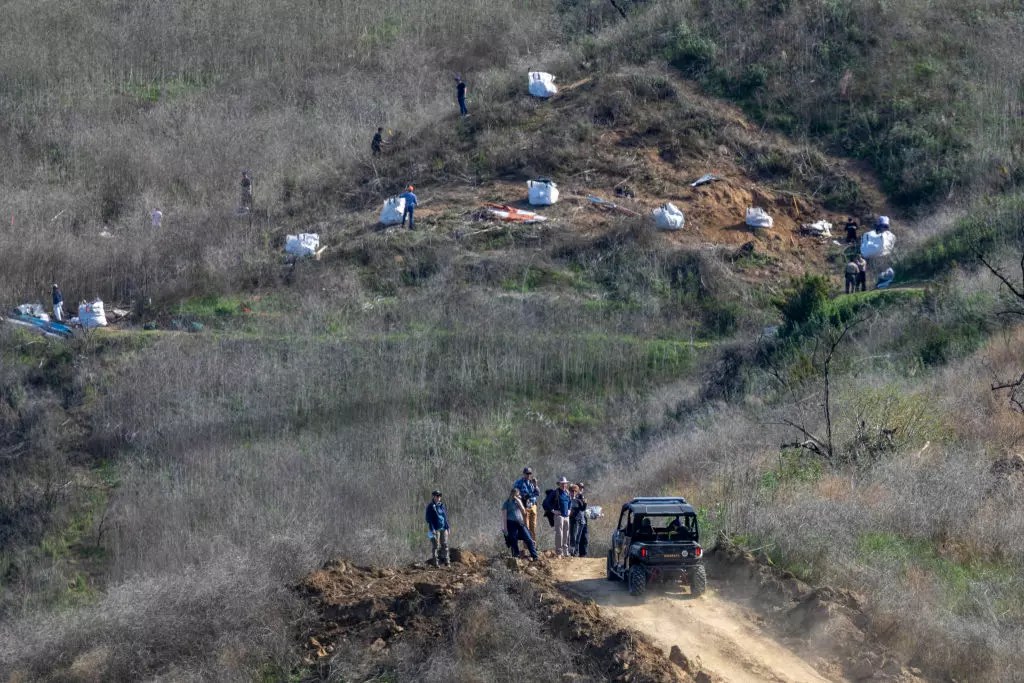 Bodies of Kobe Bryant, 8 Others Recovered from Helicopter Crash Scene(01)