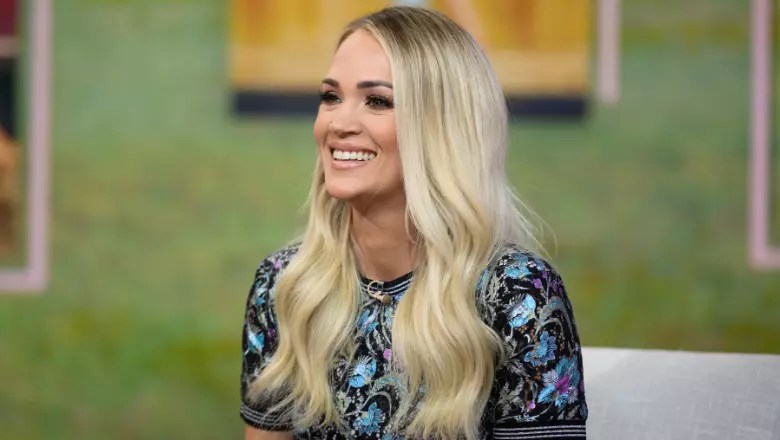 Carrie Underwood's 'Little Drummer Boy' Rendition Features Her Son(03)
