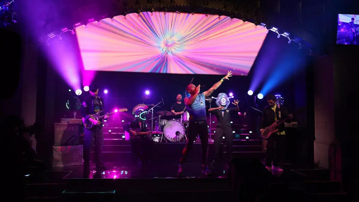 Coldplay Take On FanFavorite During Emotional 'SNL' Performance iHeart