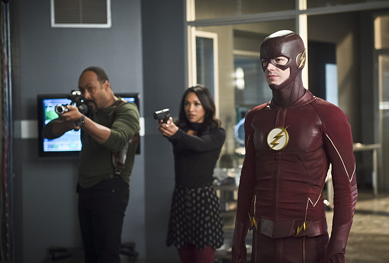 'Zoom' Reveals Himself In New Promotional Stills From THE FLASH Season
