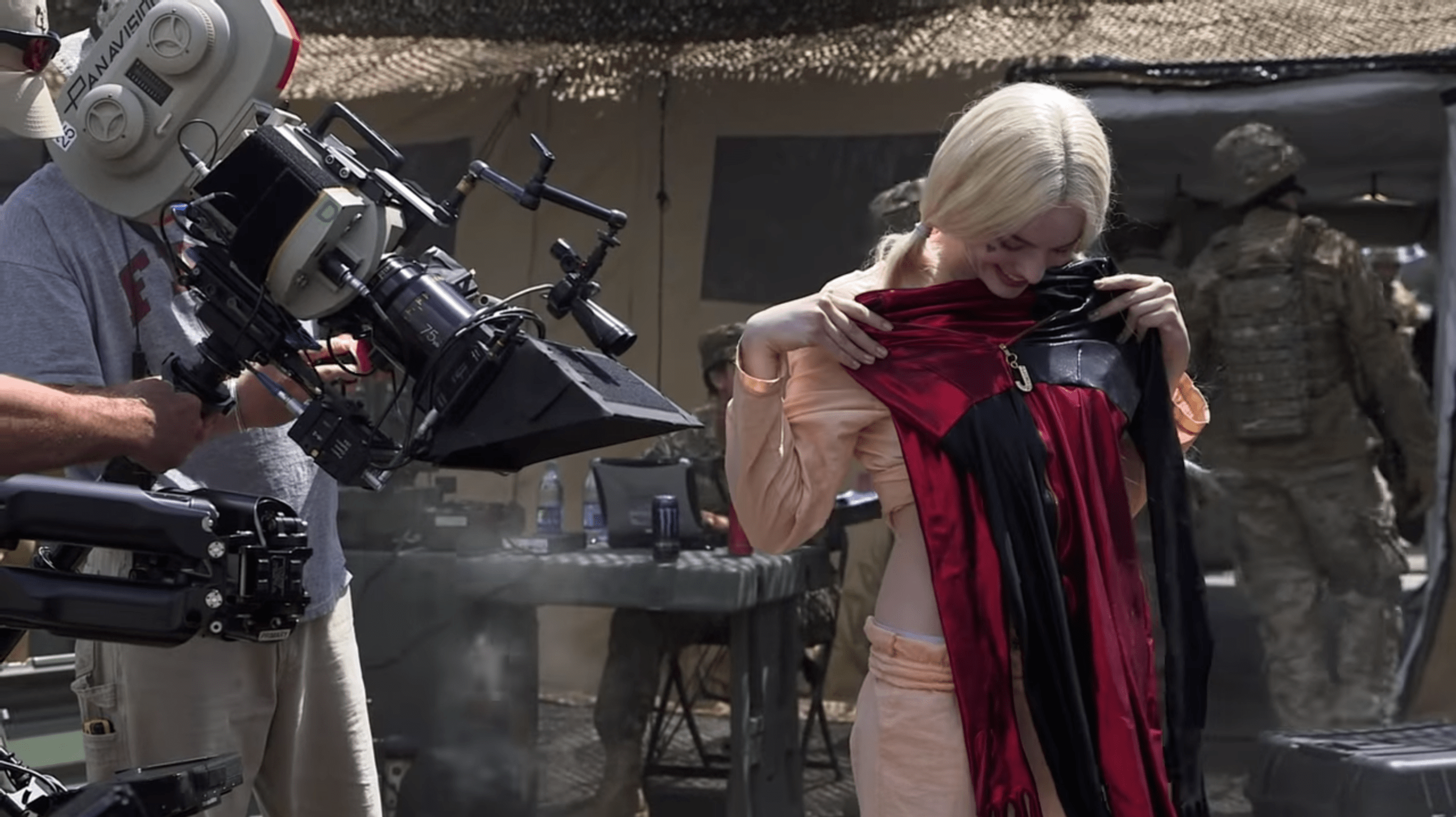 Get Your First Look At Harley Quinn's Jester Outfit Through New SUICIDE