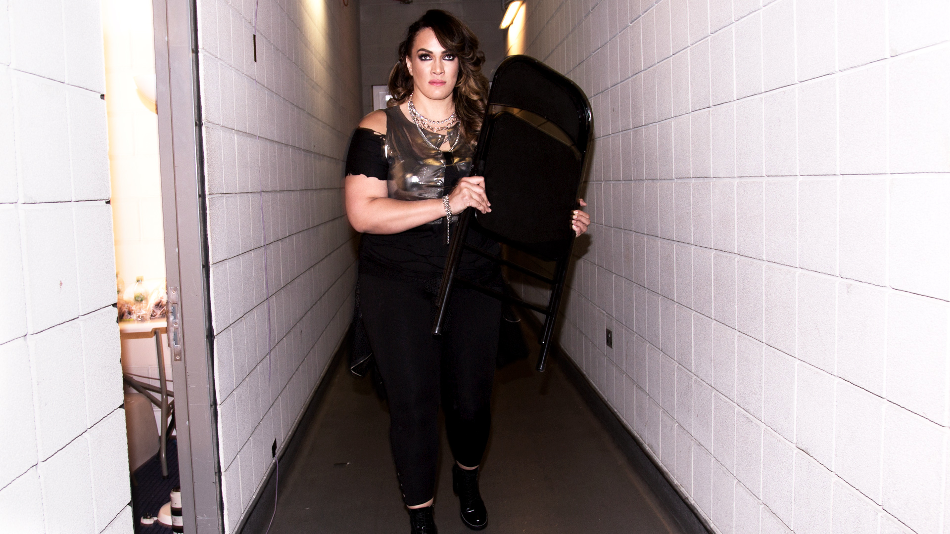 HOTTEST DIVAS Alexa Bliss, Maryse, Emma and Nia Jax get extreme photos