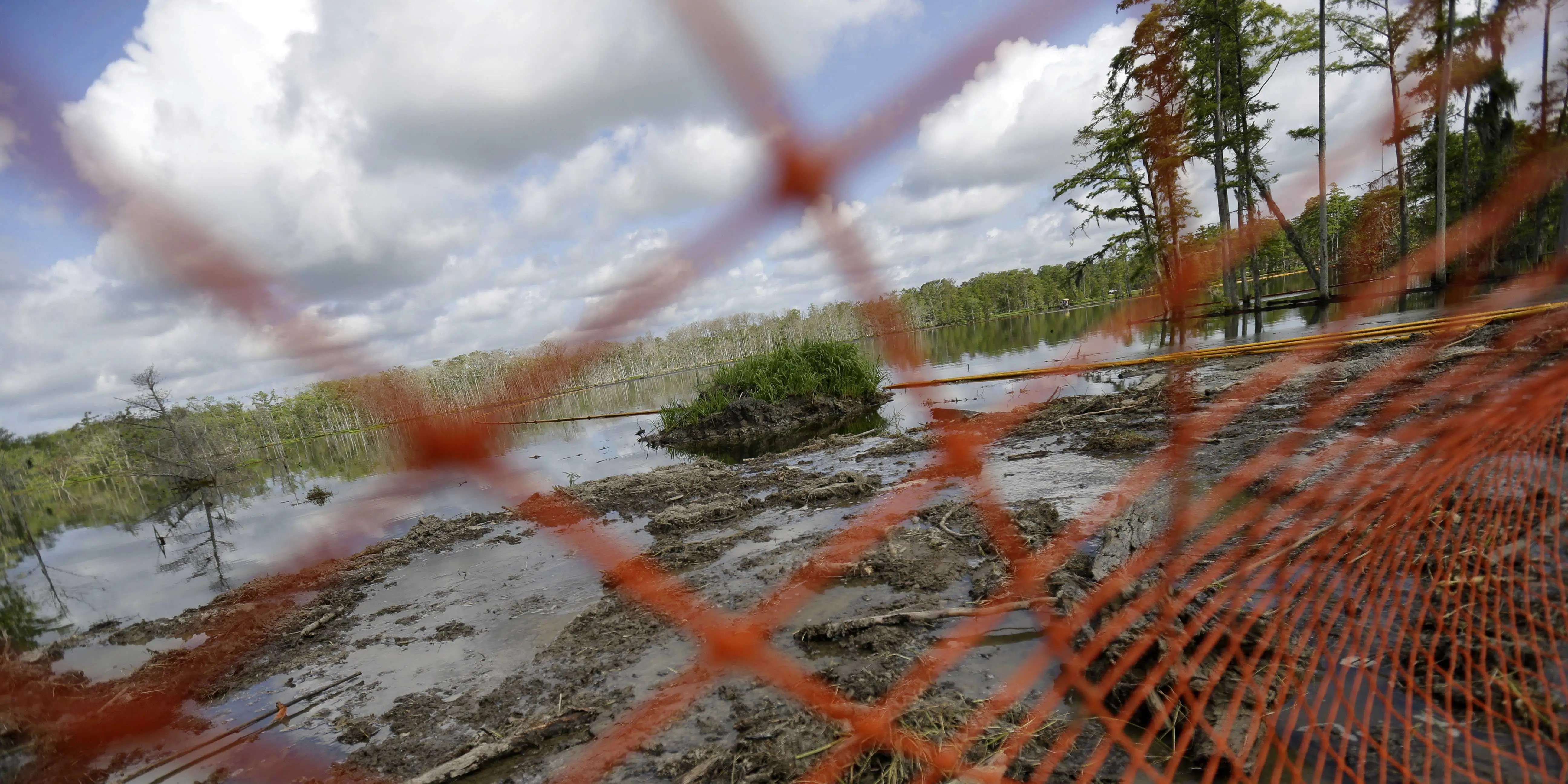 How Louisiana's Giant Sinkhole Formed