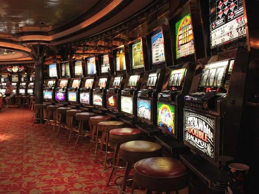 How Casinos Make You Spend Money