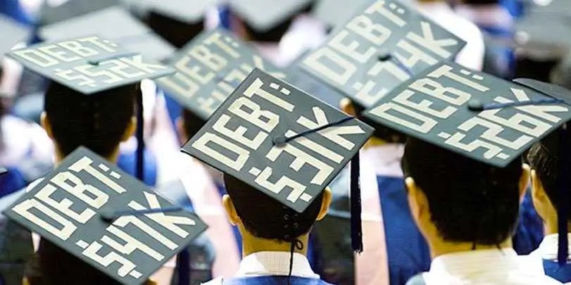 Top student loan official resigns, citing White House hostility toward