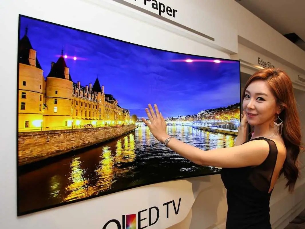 LG Made a TV That Sticks to Your Wall Business Insider