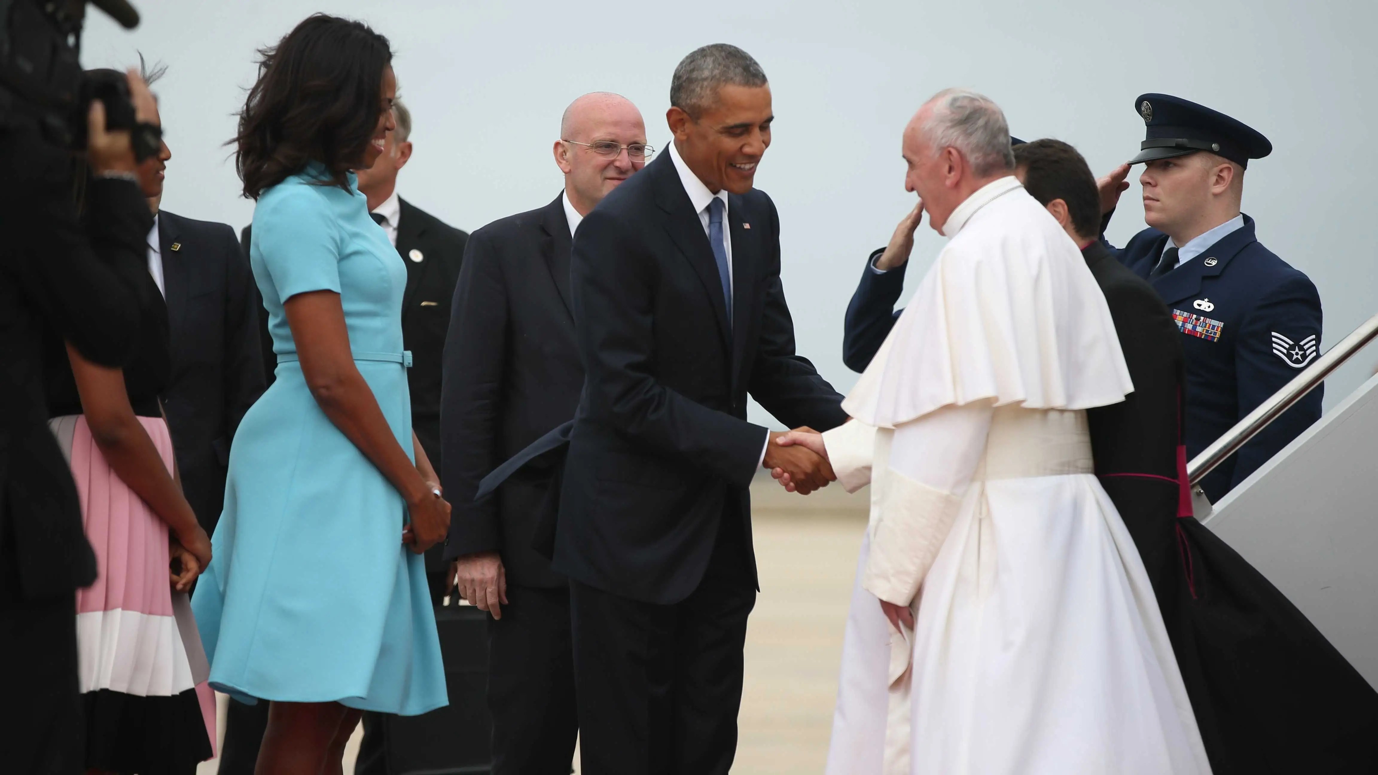 7 Reasons Why the Pope Is so Popular