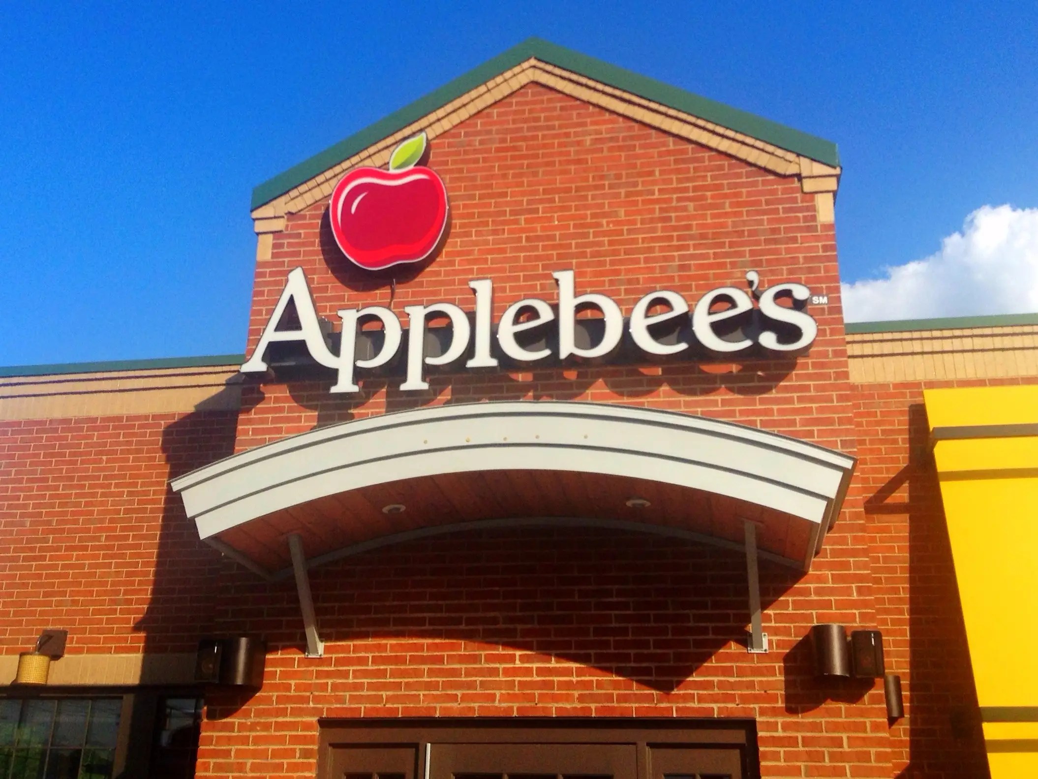 Applebees Closings List 2023 Applebee's Is Closing Up To 135 Locations