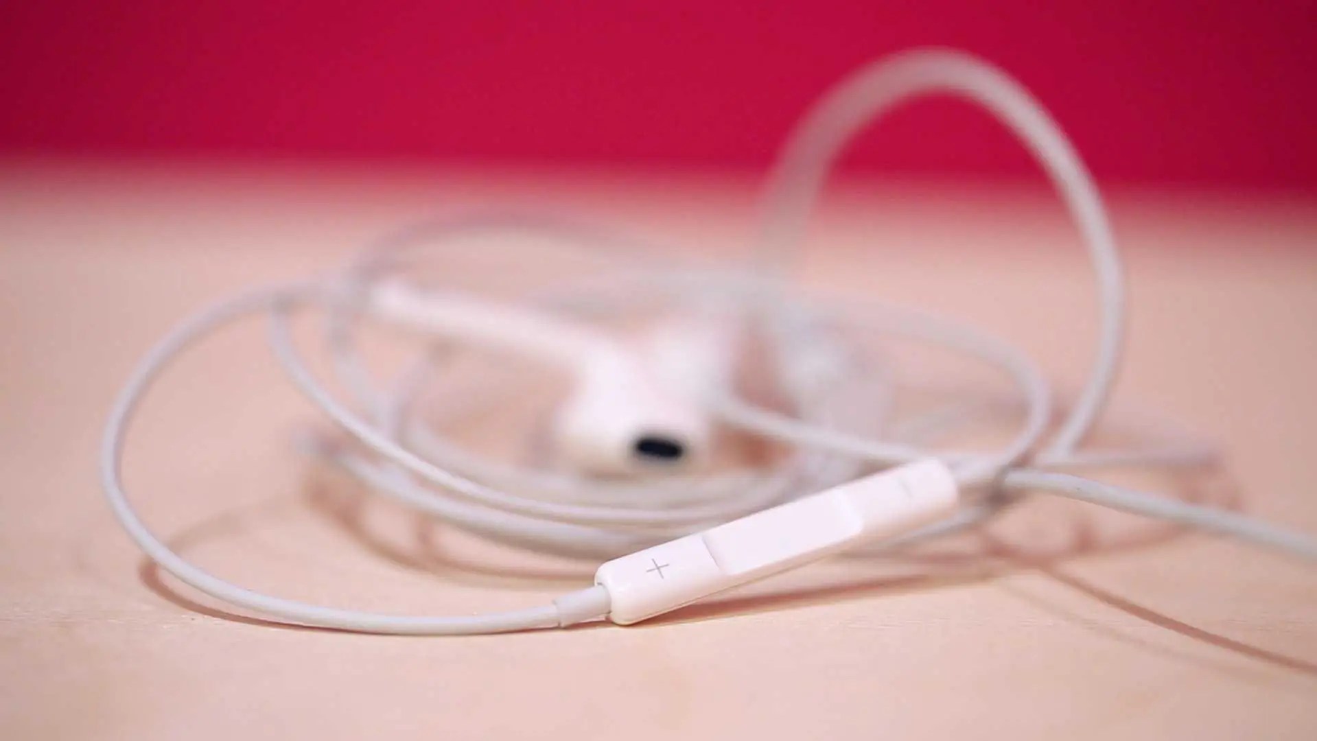 What It's Like Using Lightning Headphones