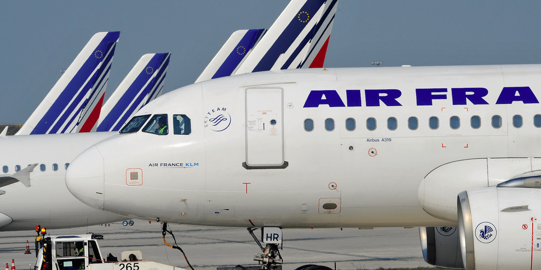 Air France Flight AF 463 to Paris from Mauritius Emergency landing