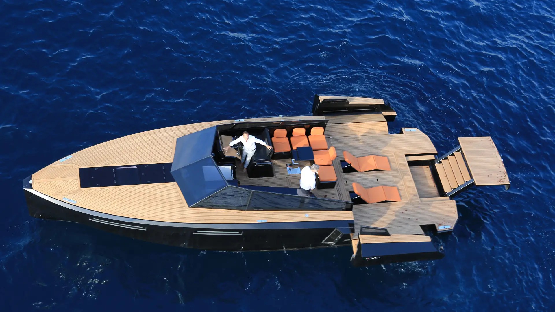 Moonstone Yacht Has Massive Light Display