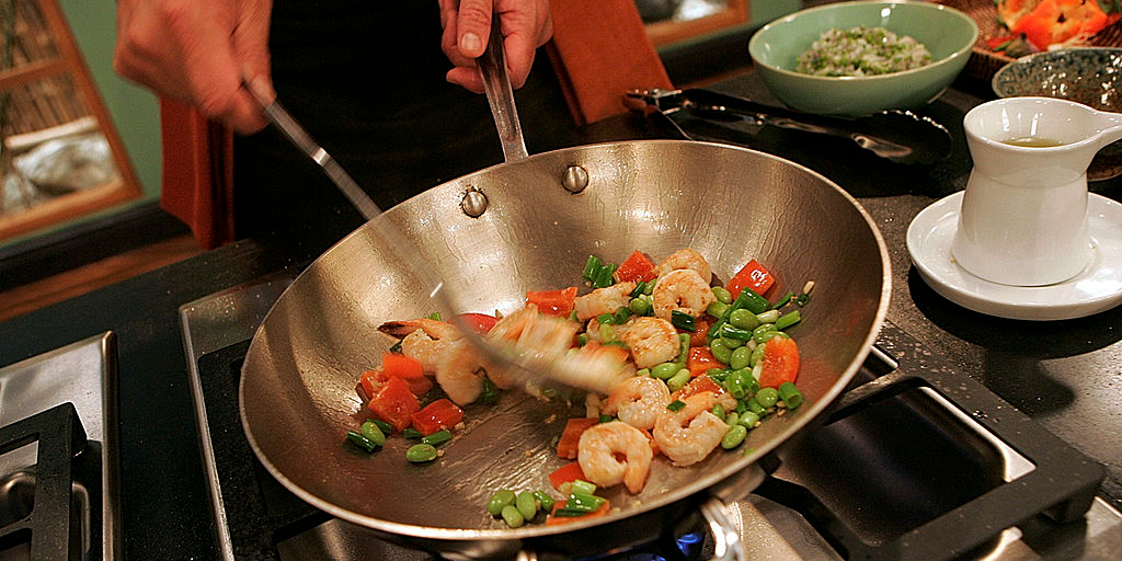 How to Cook With a Wok