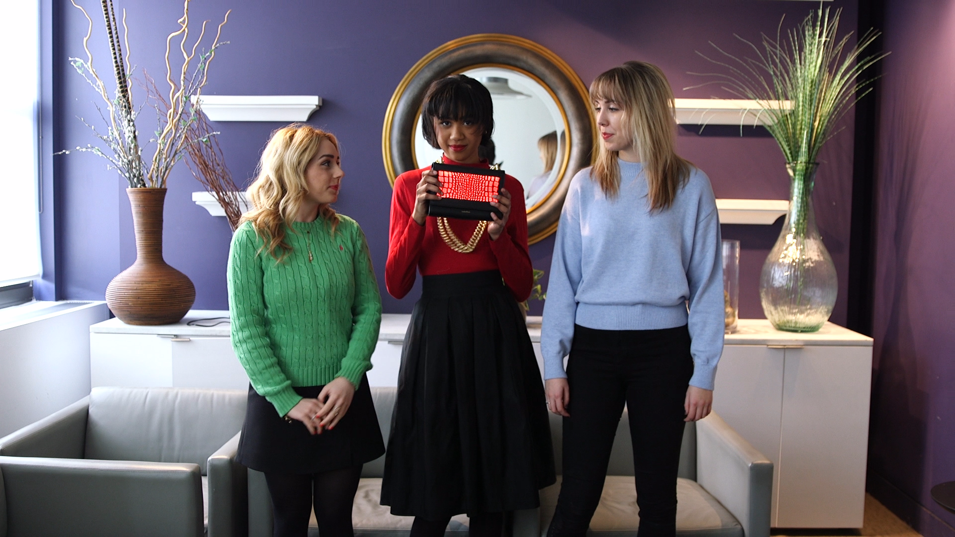 Why You Shouldn’t Put Your Purse on the Ground