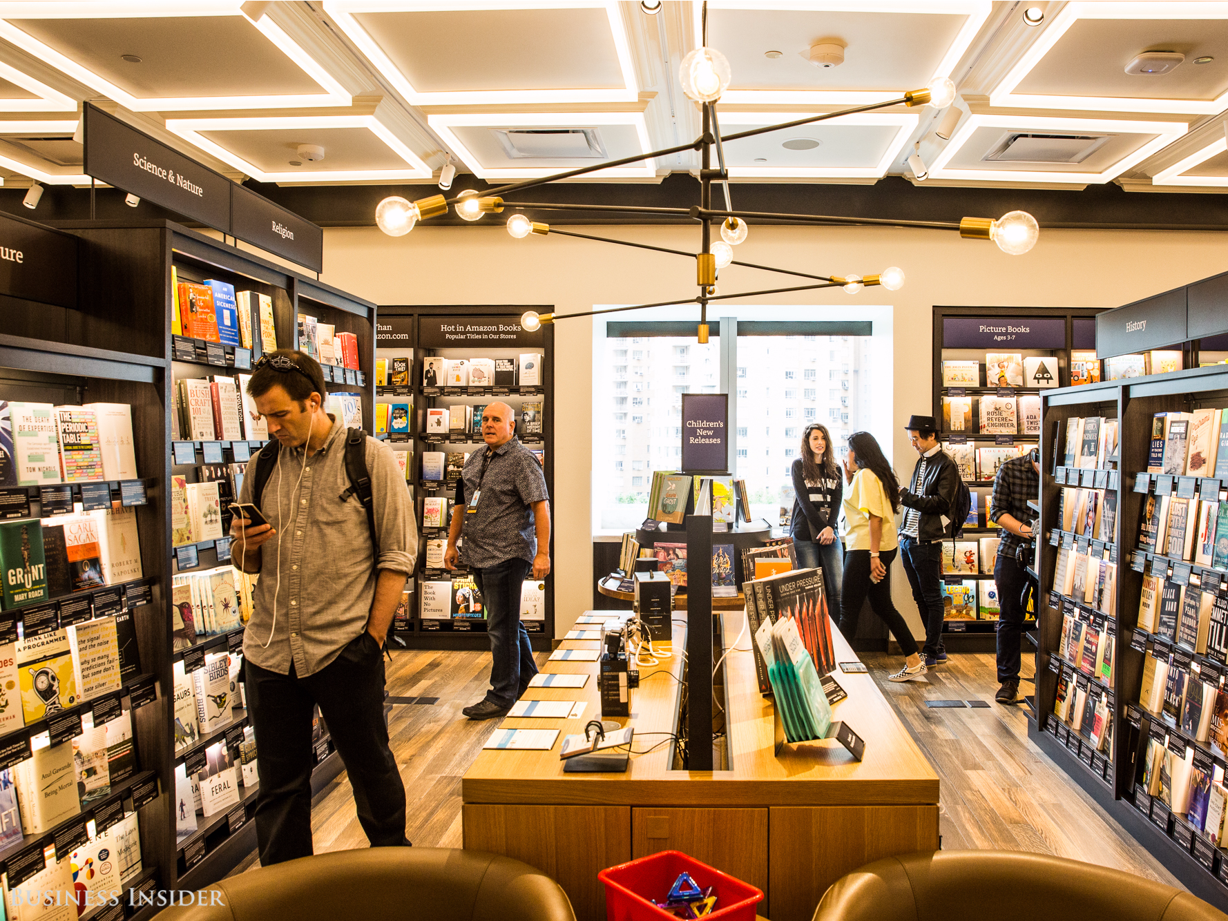 Why Amazon's Bookstores Are Generating Almost No Revenue