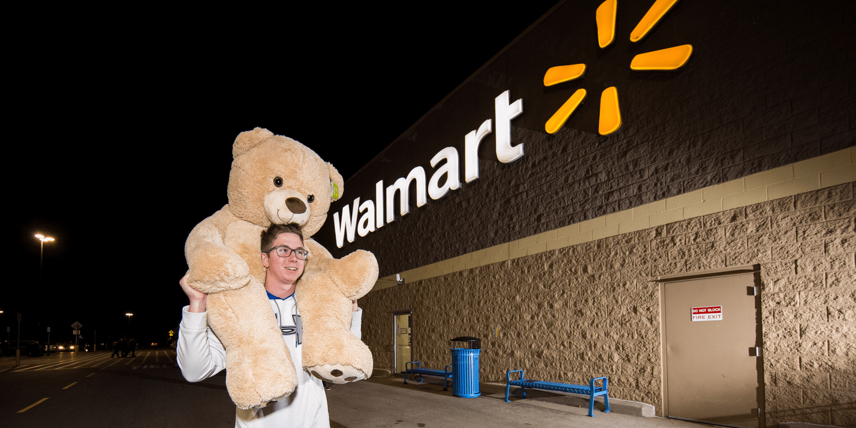 Walmart Is Using Its Unmatched BrickandMortar Network to Compete With