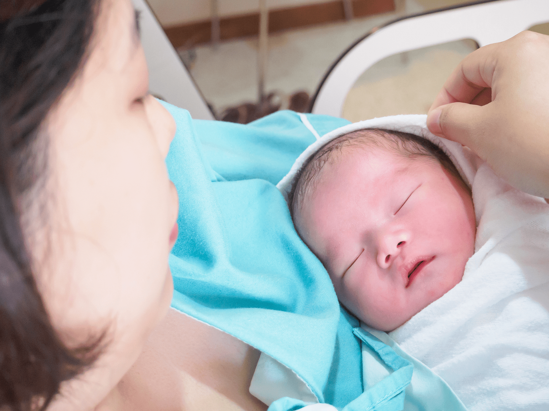 A New Report Reveals Exactly How Much It Costs to Give Birth in the US