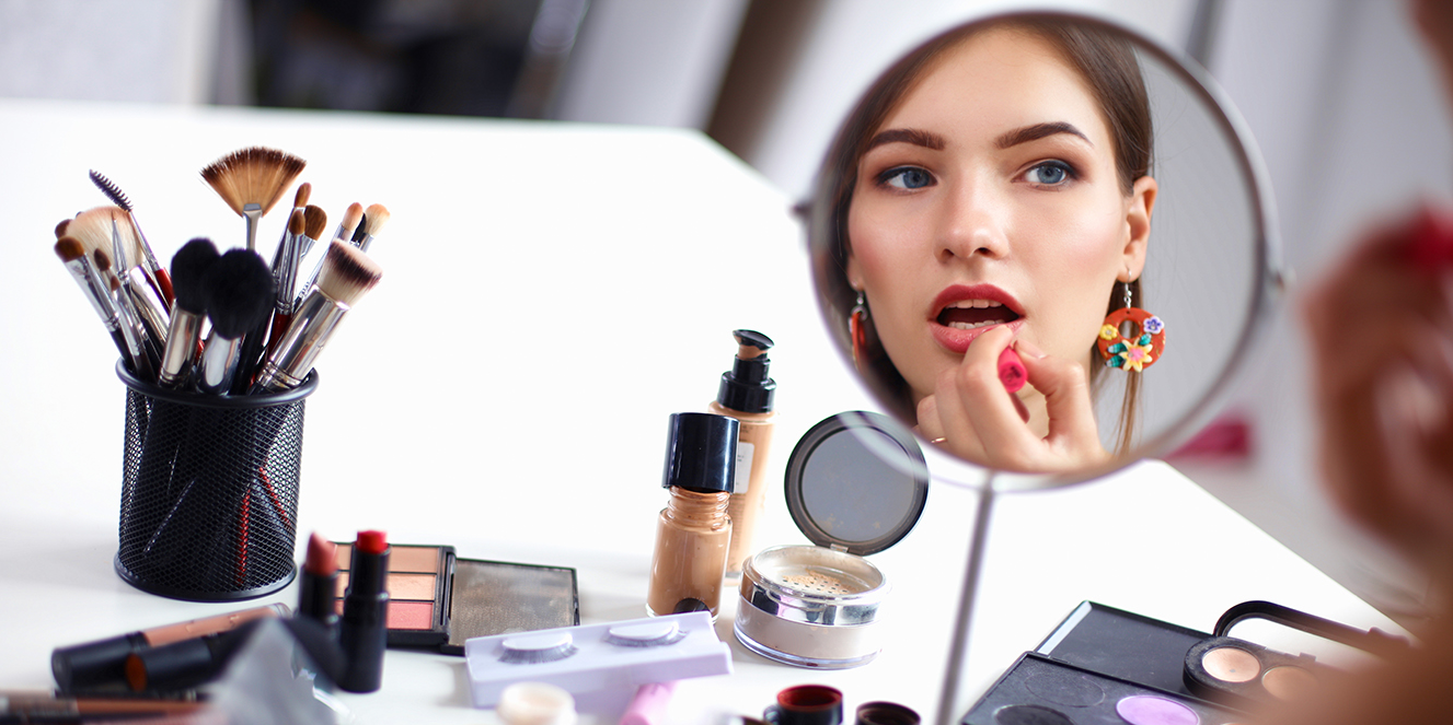 Best Makeup Mirrors of 2019 Conair, Simplehuman, HotLife, IHome