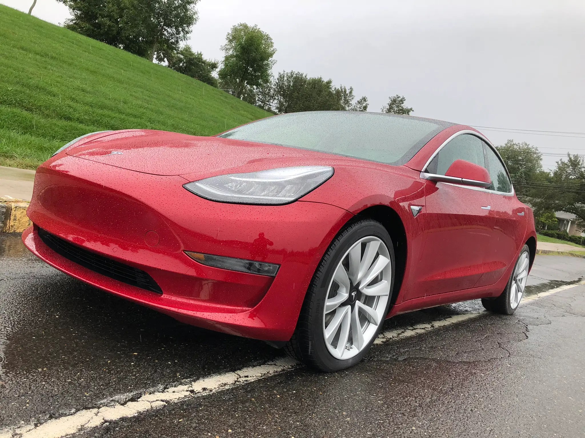 Why You Should Buy Tesla Model 3 'Performance' Over Standard Model 3 Business Insider