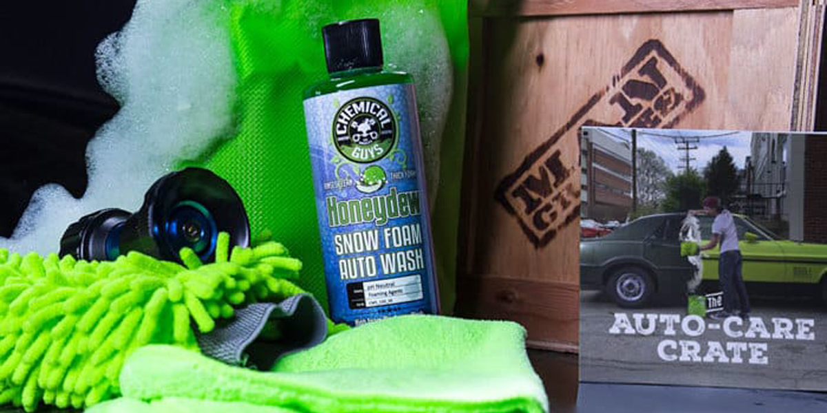 32 car gifts auto enthusiasts will love — according to a car collector