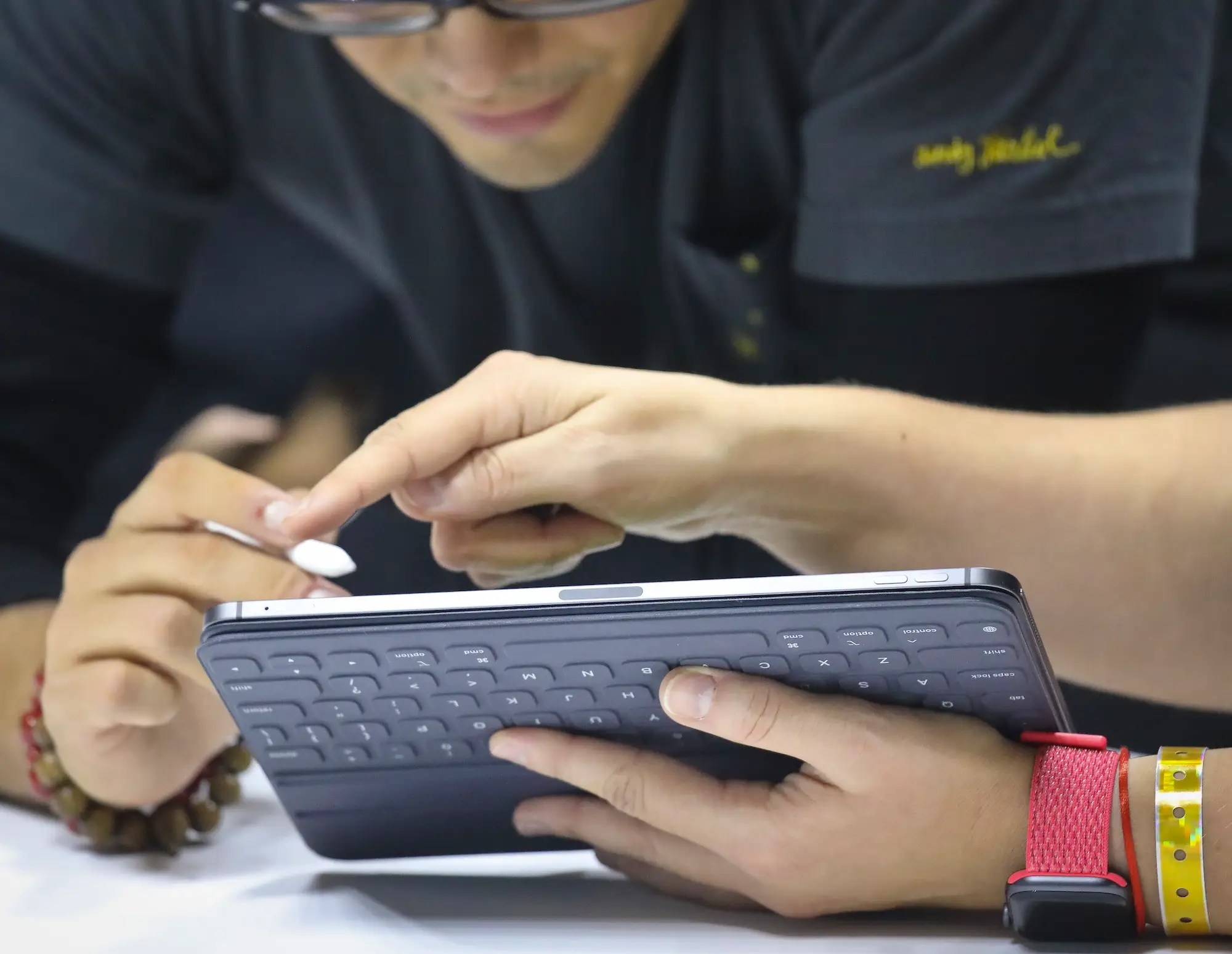 How to Undock, Move, and Split the Keyboard on an iPad