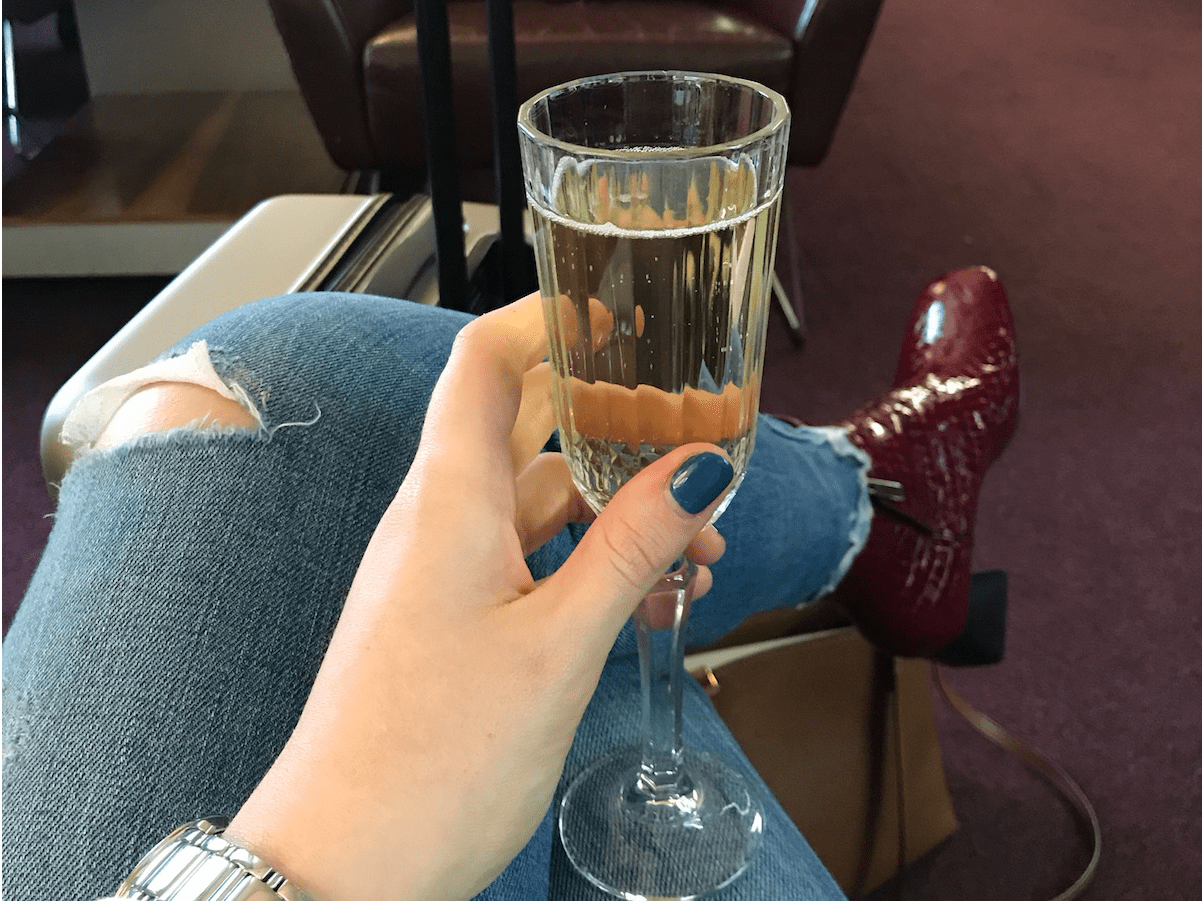 Photos Inside Eurostar London's Business Lounge, Free Cocktail Bar