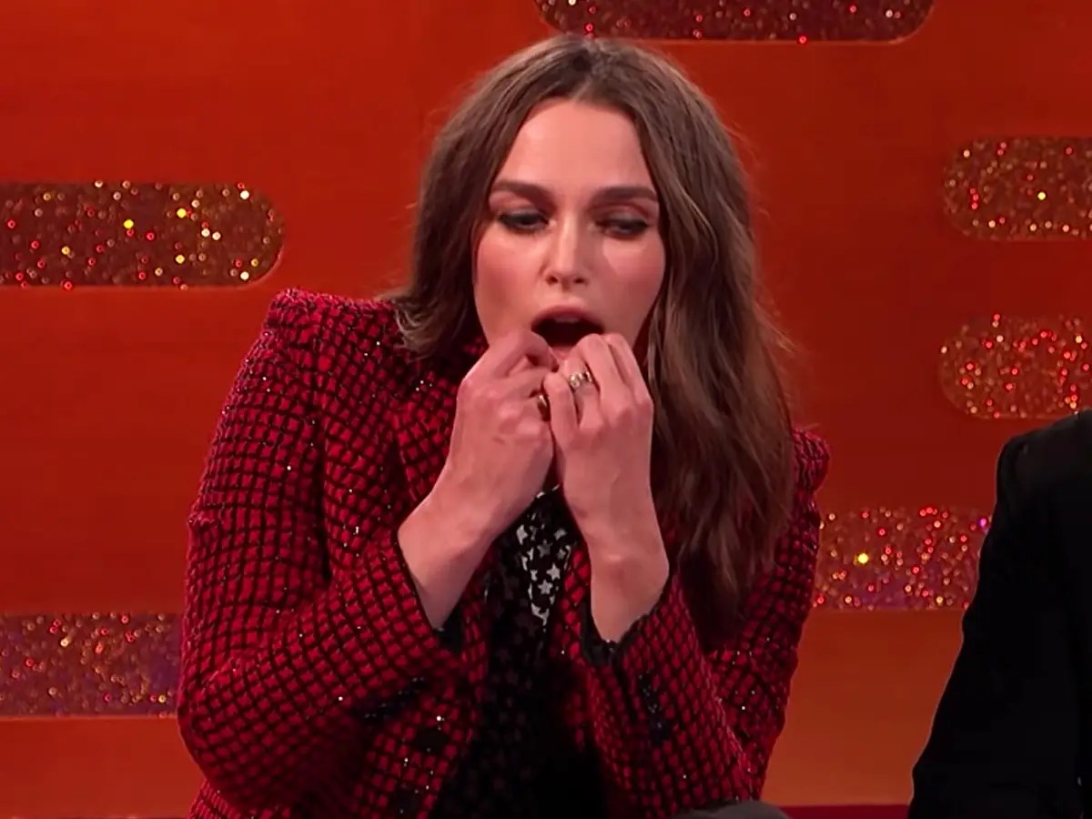 Watch Keira Knightley Play Her Teeth Like a Musical Instrument