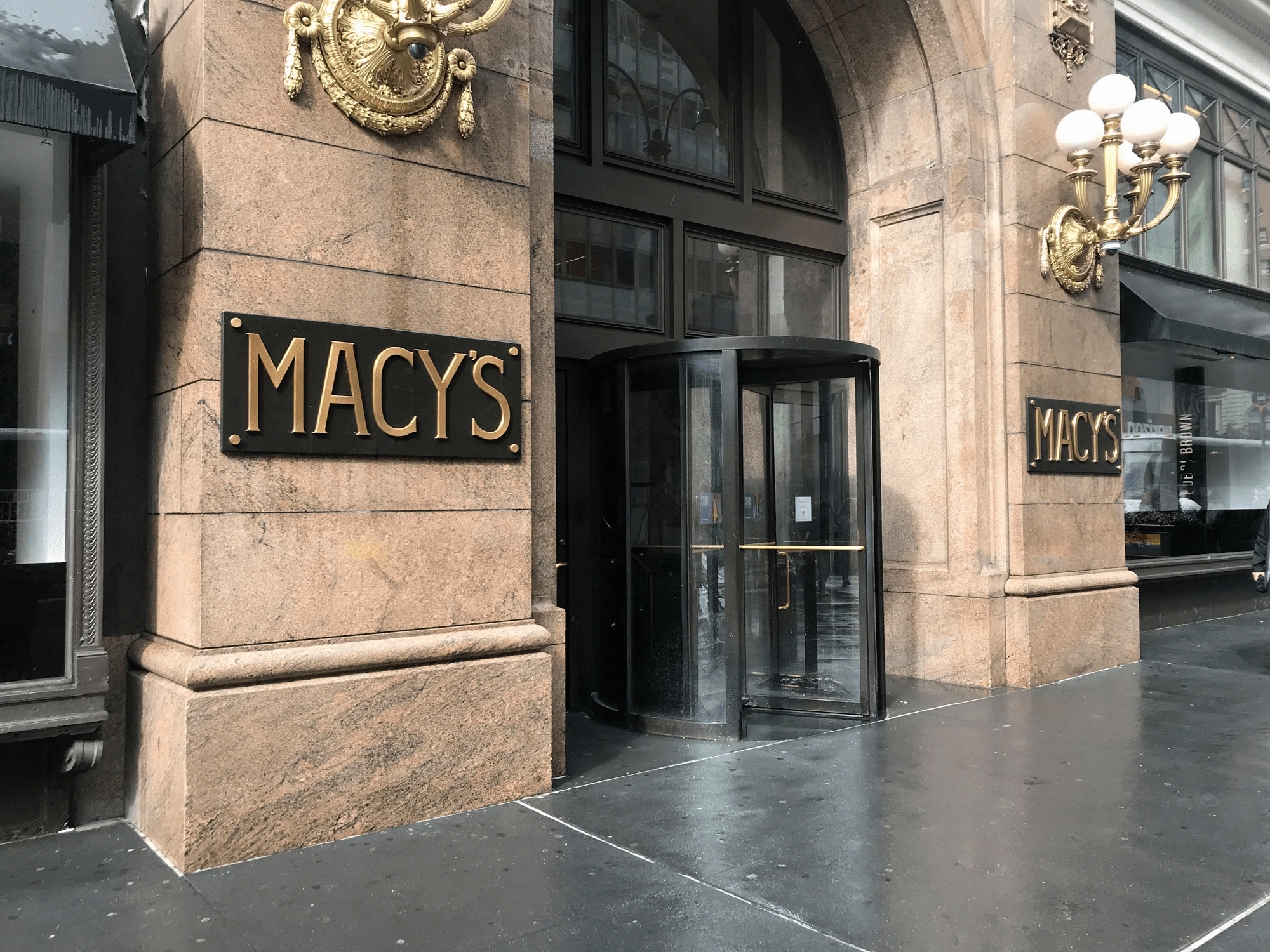 Macy's to Test Free SameDay Delivery in Select Markets