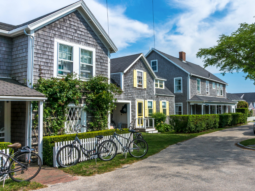 Wealthy People Are Building Custom Bars in Their Nantucket Homes Business Insider