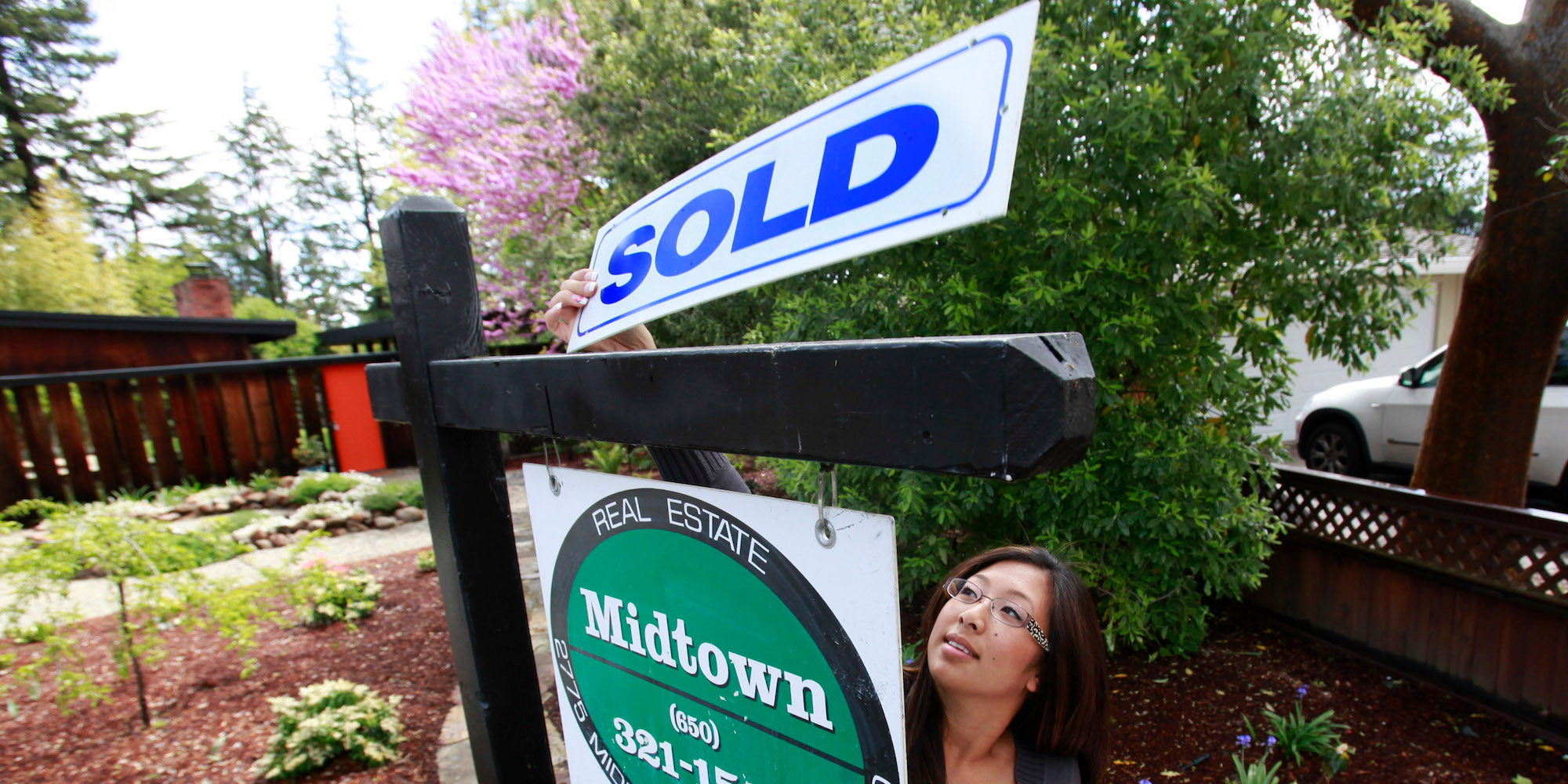 The Best and Worst Times of Year to Sell a House