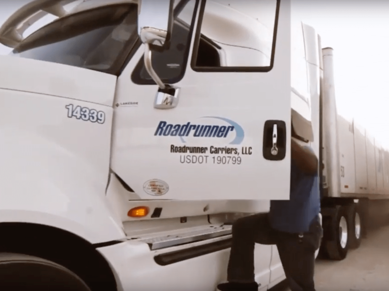 Roadrunner job cuts shows trucking 'bloodbath' isn't over Business
