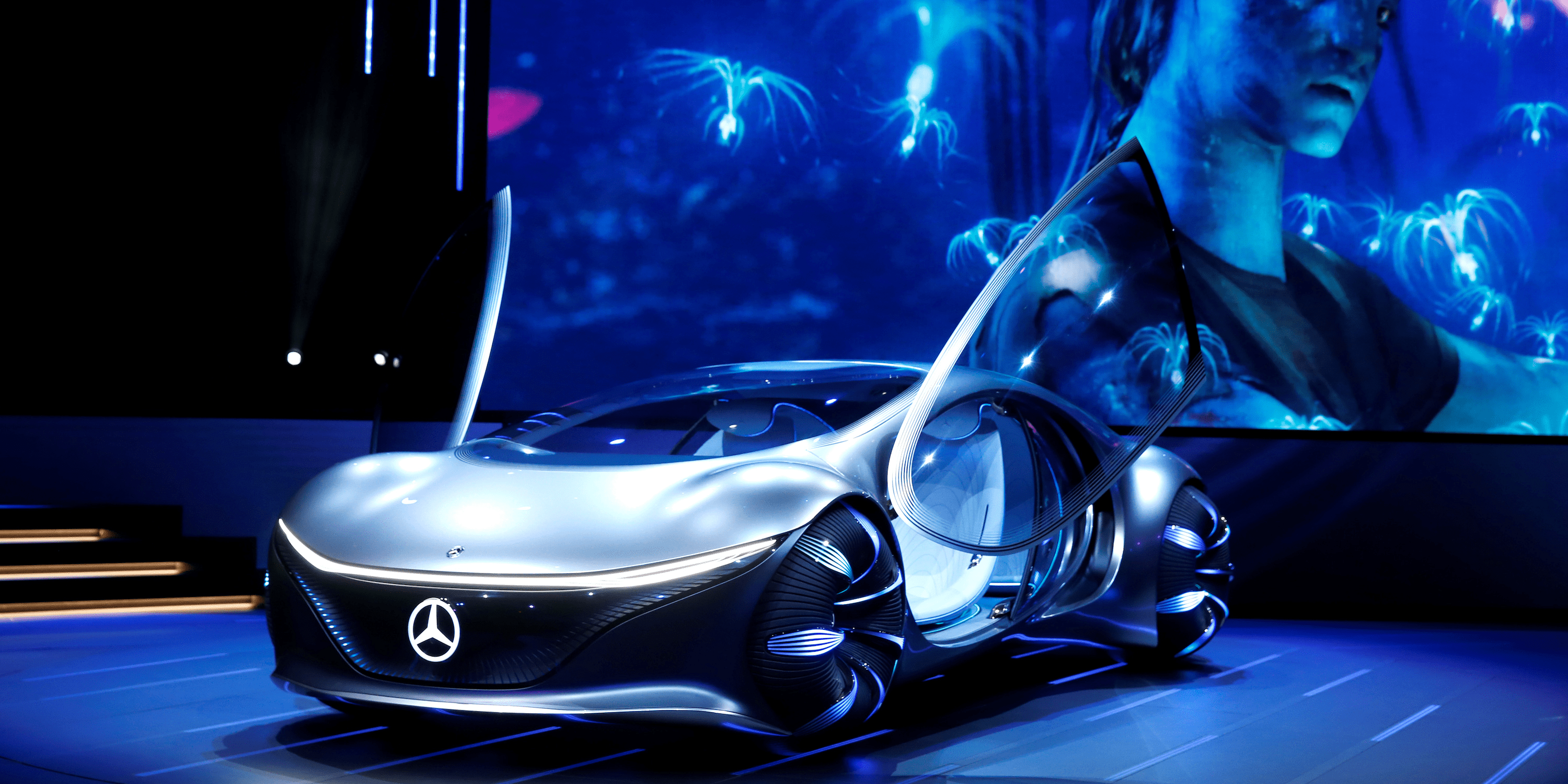 MercedesBenz Unveiled a Bizarre 'Avatar'Inspired Car at CES