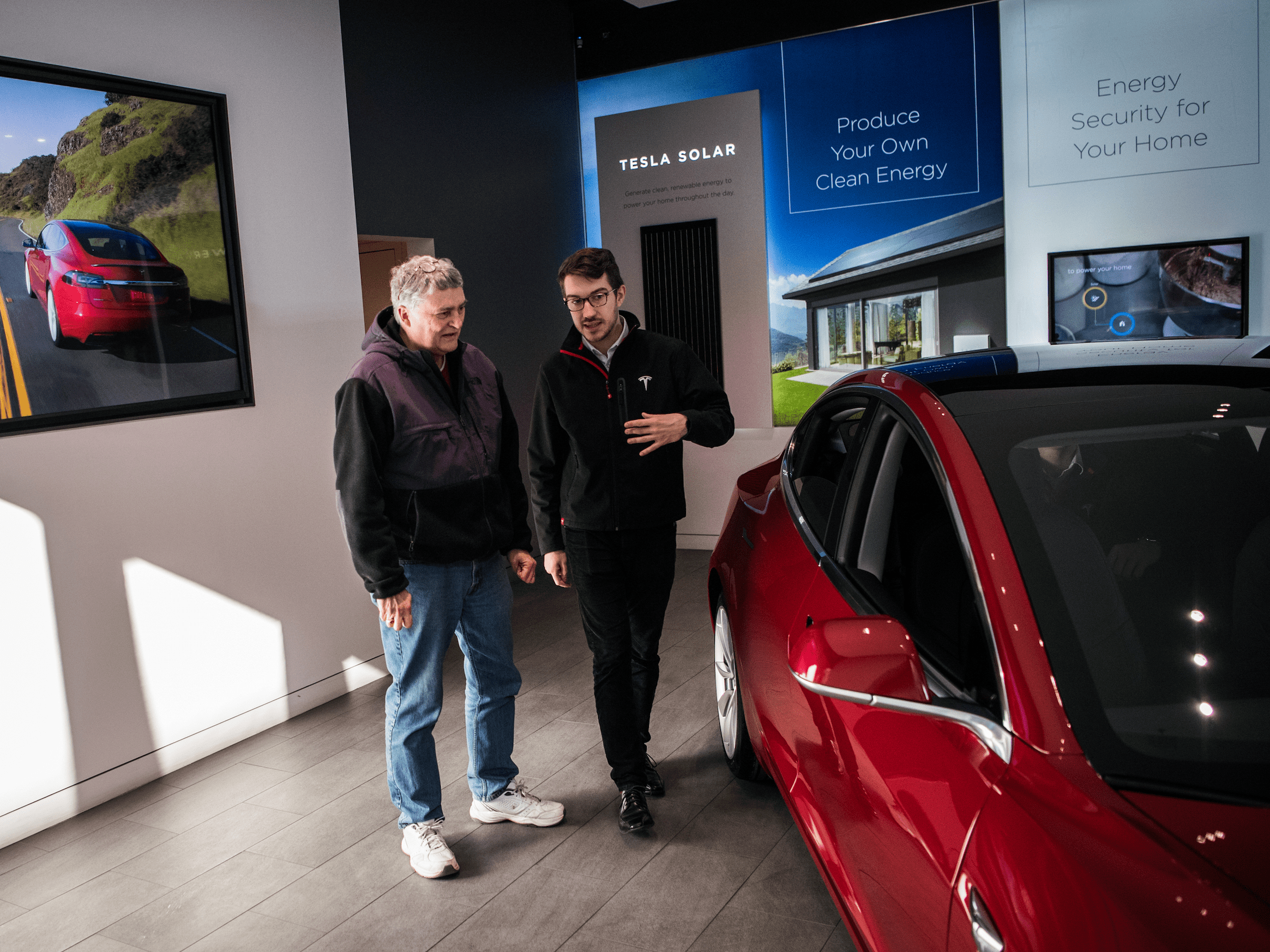 Tesla Workers Reveal What Customers Should Know About Their Cars