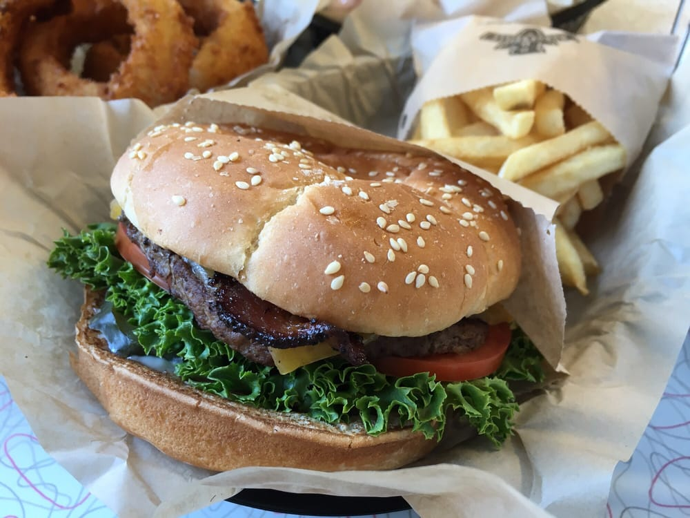 Best West Coast fastfood chains that should go nationwide