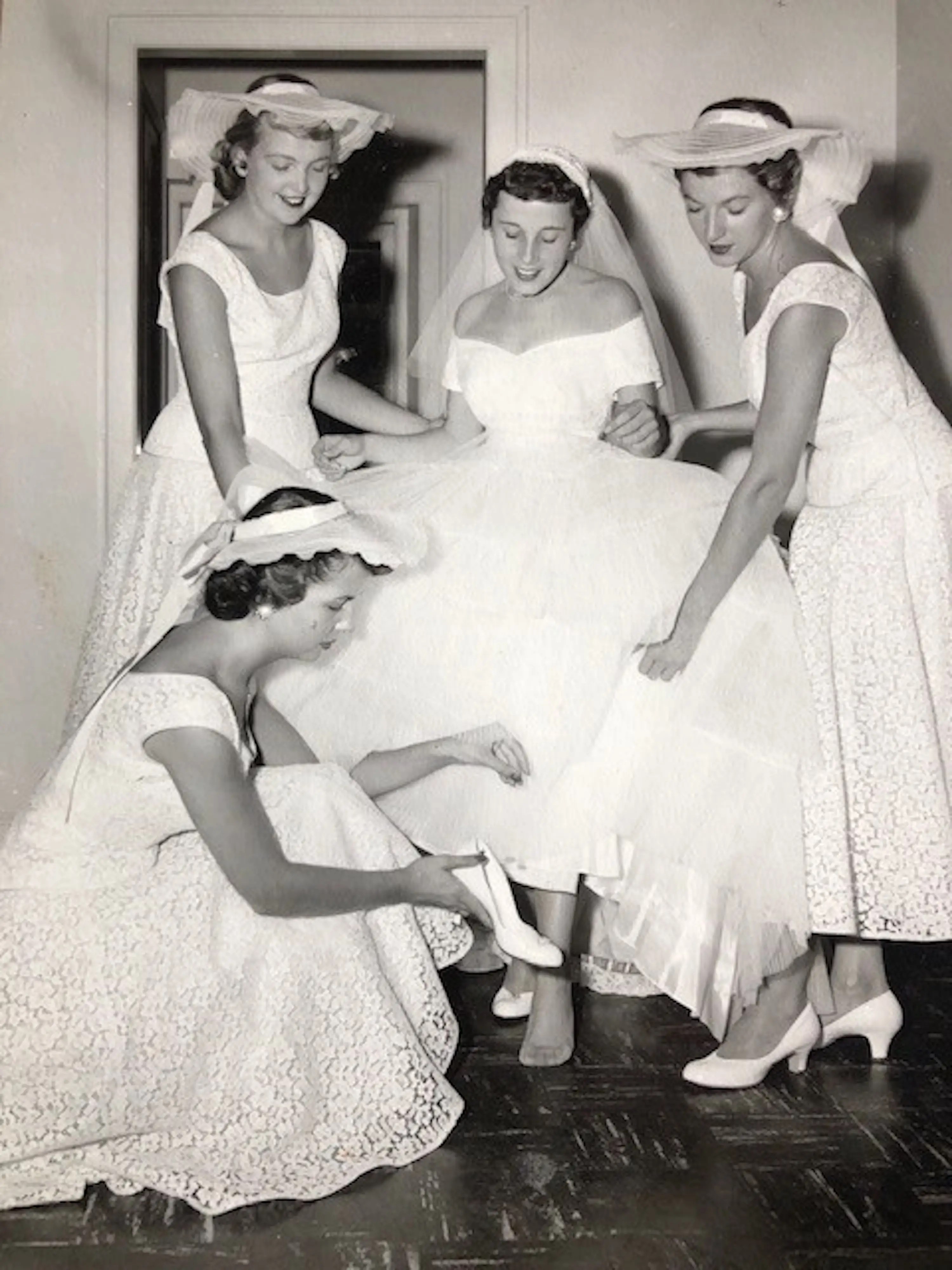 3 Generations of Brides Wore the Same Wedding Dress From 1955