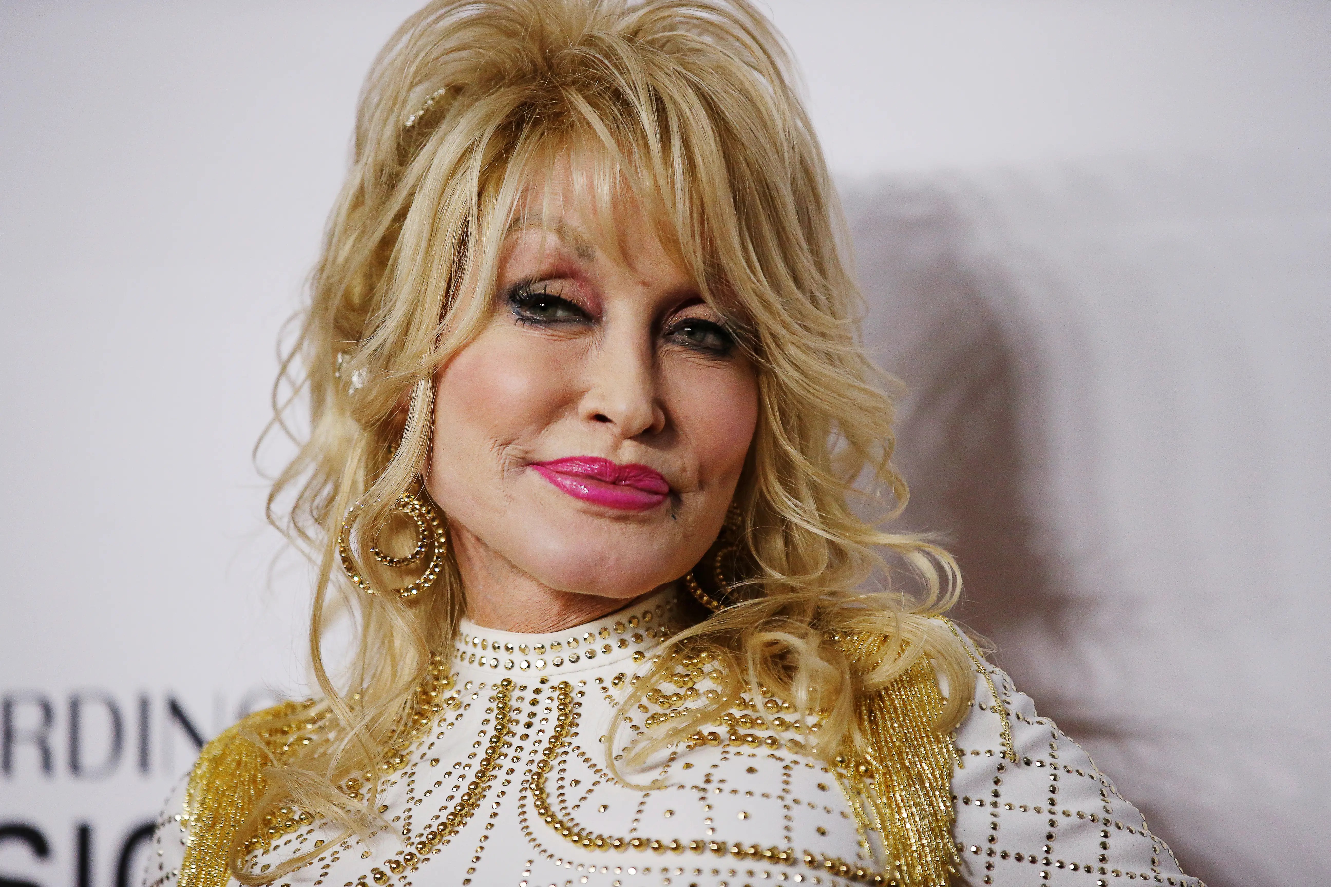 Dolly Parton says Americans 'just seem to love to hate' Insider
