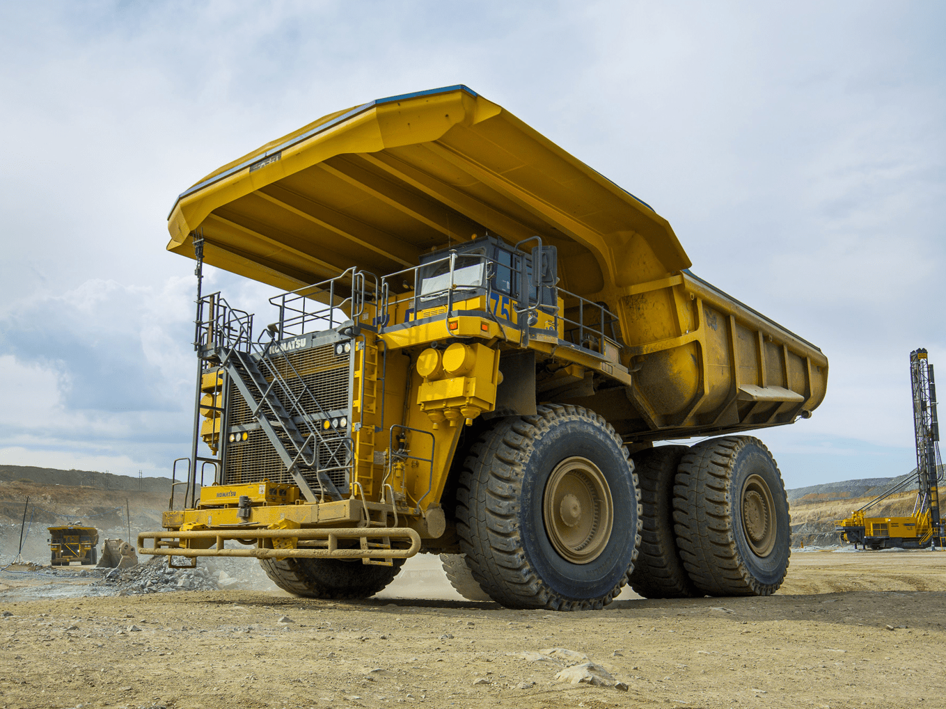 The new world's largest electric vehicle is a 290ton dump truck that