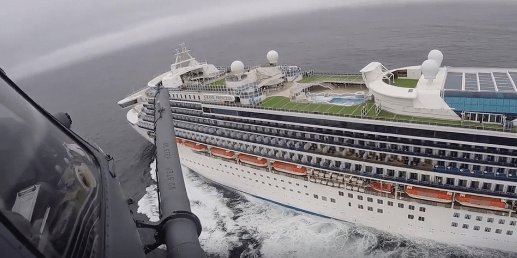 Wild video shows a military helicopter dropping