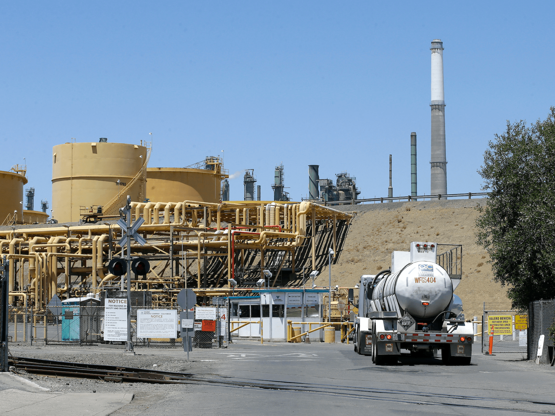 Coronavirus Gas prices,. road traffic dropping because of COVID19 Business Insider