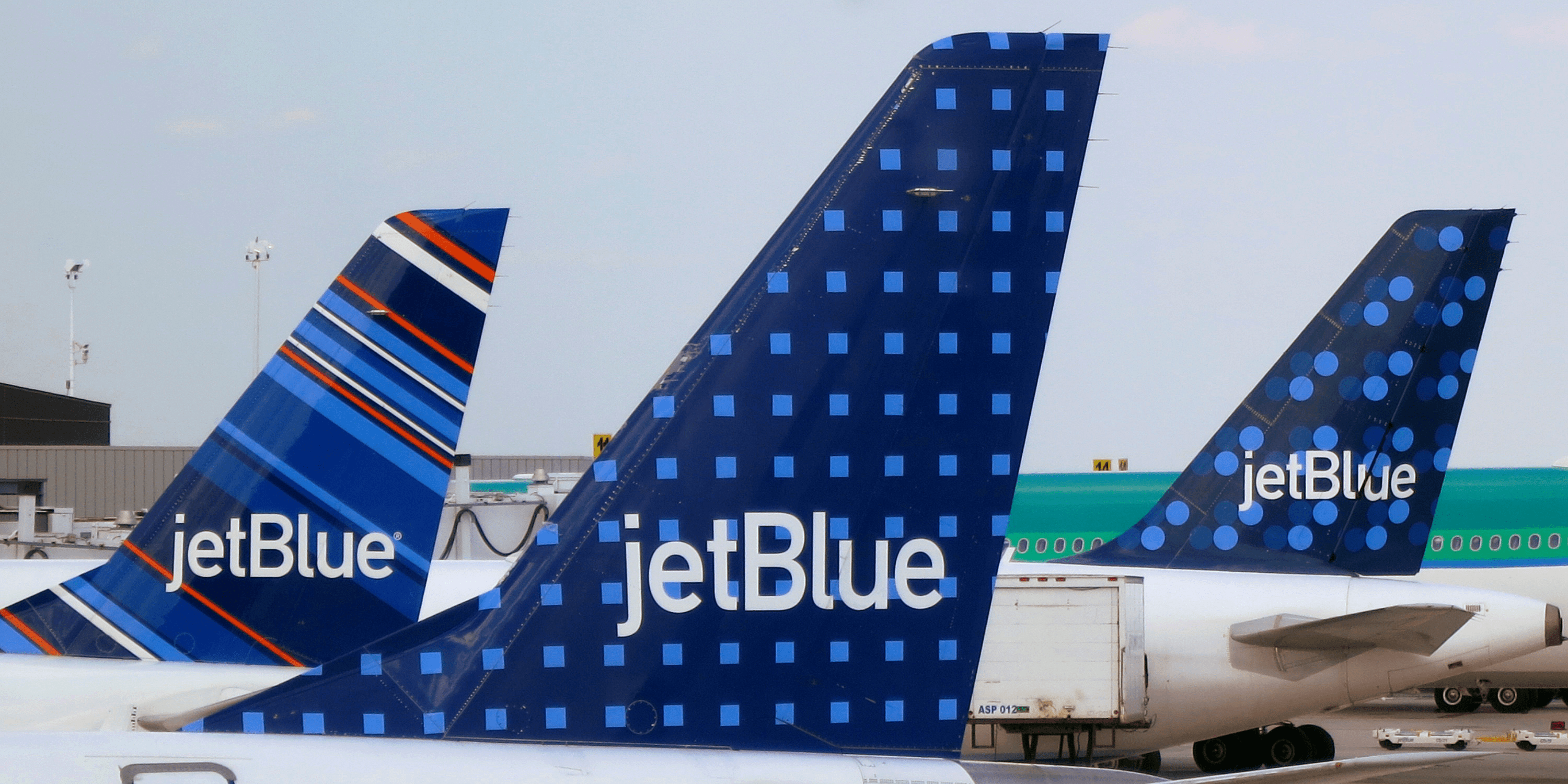 Coronavirus JetBlue Firs US Airline to Enforce Mandatory Mask Wearing